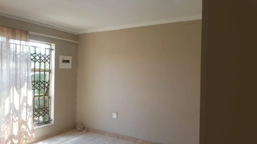 To Let 2 Bedroom Property for Rent in Vaalpark Free State